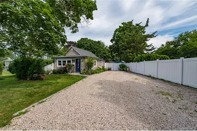 1022 Parkway Street, Riverhead, NY 11901 - Photo 2
