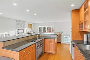 519 Nassau Ave, Freeport, NY 11520 - Photo 10
