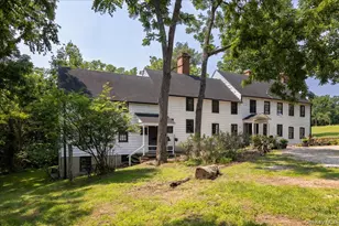 38 Landing Meadow Rd, Smithtown, NY 11787 - Photo 4