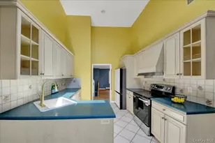 197 Marietta Ave, Hawthorne, NY 10532 - Photo 8