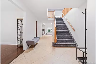19 Sunset Road W, Albertson, NY 11507 - Photo 4