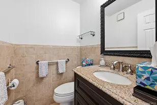 19 Sunset Rd W, Albertson, NY 11507 - Photo 10