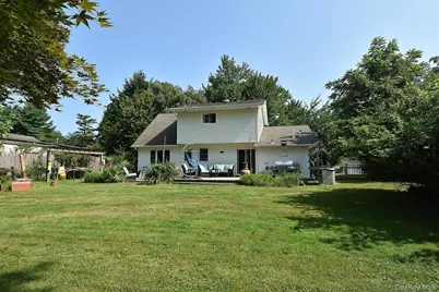 16 Brightview Drive, Rocky Point, NY 11778 - Photo 18