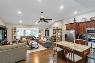 84 Juniper Ave, Ronkonkoma, NY 11779 - Photo 8