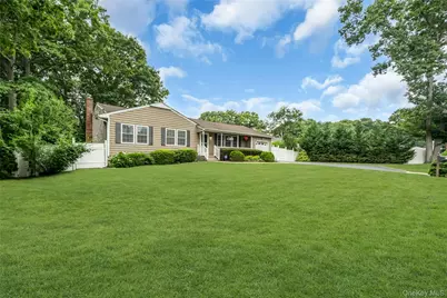 84 Juniper Avenue, Ronkonkoma, NY 11779 - Photo 2
