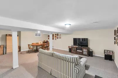 84 Juniper Avenue, Ronkonkoma, NY 11779 - Photo 20