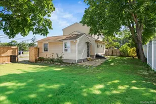 148 Saxton St, Patchogue, NY 11772 - Photo 4