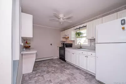 148 Saxton Street, Patchogue, NY 11772 - Photo 10