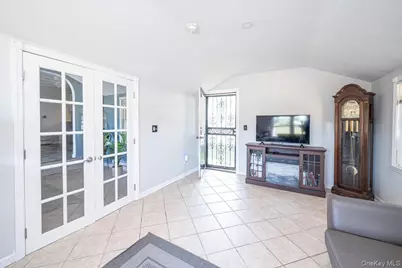 148 Saxton Street, Patchogue, NY 11772 - Photo 20