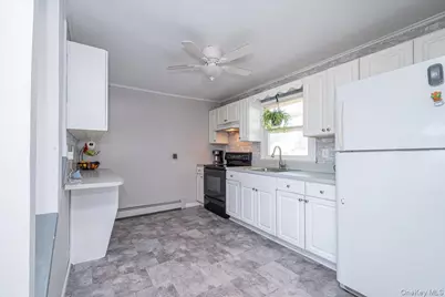 148 Saxton Street, Patchogue, NY 11772 - Photo 8