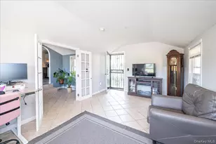 148 Saxton St, Patchogue, NY 11772 - Photo 18