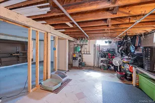 148 Saxton St, Patchogue, NY 11772 - Photo 30