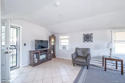 148 Saxton Street, Patchogue, NY 11772 - Photo 16