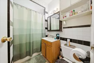 3232 Bronxwood Ave, Bronx, NY 10469 - Photo 16