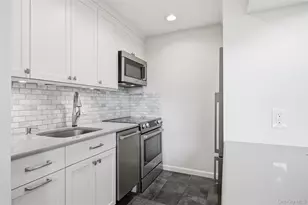 185 W Park Ave, Long Beach, NY 11561 - Photo 10