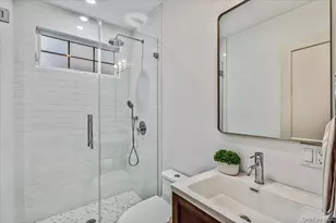 10 Hazel Pl, Floral Park, NY 11001 - Photo 12