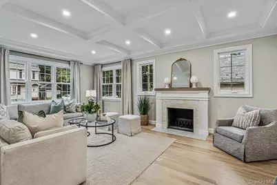 10 Hazel Place, Floral Park, NY 11001 - Photo 4