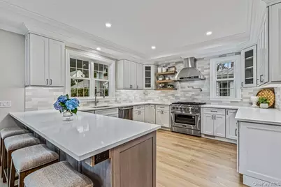 10 Hazel Place, Floral Park, NY 11001 - Photo 10