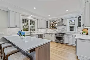 10 Hazel Pl, Floral Park, NY 11001 - Photo 10