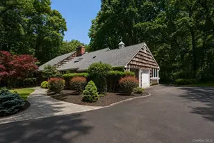 21 Druid Hill Rd, Port Jefferson, NY 11777 - Photo 2
