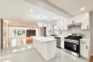 20 Baylis Pl, Syosset, NY 11791 - Photo 4
