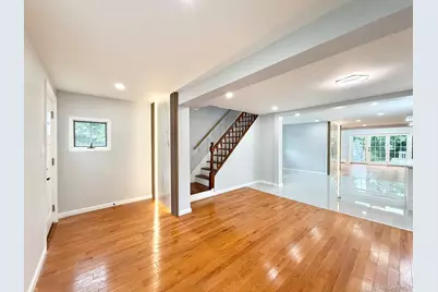 20 Baylis Place, Syosset, NY 11791 - Photo 2