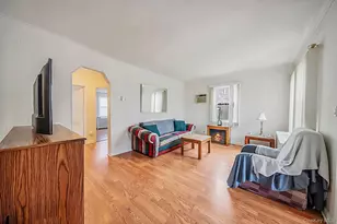 1111 Esther St, Franklin Square, NY 11010 - Photo 4