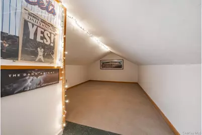 352 W Valley Stream Boulevard, Valley Stream, NY 11580 - Photo 18