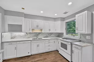 15 Meadowlark Dr, West Nyack, NY 10994 - Photo 8
