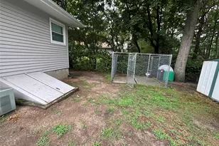 72 Fanning Blvd, Riverhead, NY 11901 - Photo 32