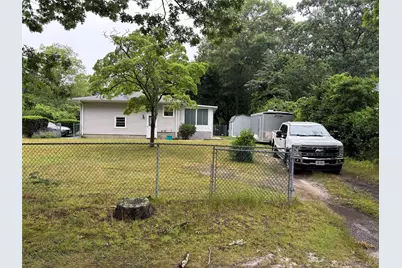 72 Fanning Boulevard, Riverhead, NY 11901 - Photo 4