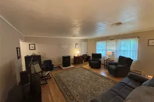 72 Fanning Blvd, Riverhead, NY 11901 - Photo 8
