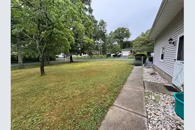 72 Fanning Boulevard, Riverhead, NY 11901 - Photo 30