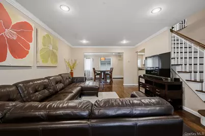 4 Pequot Avenue, Port Washington, NY 11050 - Photo 10