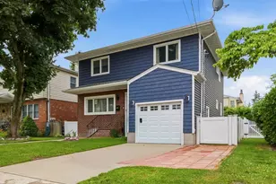 4 Pequot Ave, Port Washington, NY 11050 - Photo 2
