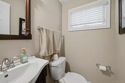 4 Pequot Avenue, Port Washington, NY 11050 - Photo 18