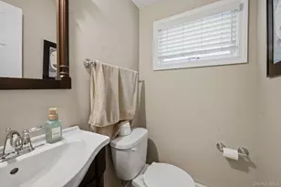 4 Pequot Ave, Port Washington, NY 11050 - Photo 18