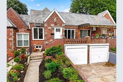 6706 Thornton Place, Forest Hills, NY 11375 - Photo 20