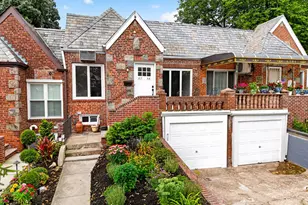 67-06 Thornton Pl, Forest Hills, NY 11375 - Photo 20
