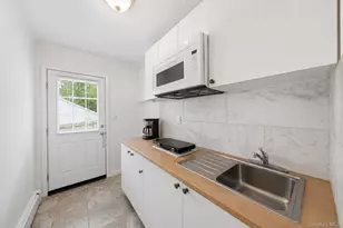 6 Rolling Woods Ln, Hampton Bays, NY 11946 - Photo 20