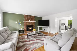 6 Rolling Woods Ln, Hampton Bays, NY 11946 - Photo 10
