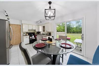 6 Rolling Woods Lane, Hampton Bays, NY 11946 - Photo 12
