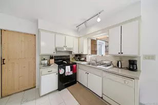 6 Rolling Woods Ln, Hampton Bays, NY 11946 - Photo 14