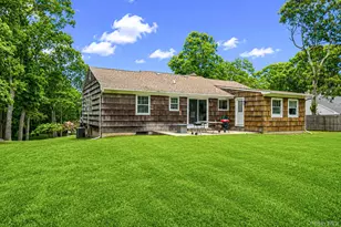 6 Rolling Woods Ln, Hampton Bays, NY 11946 - Photo 8