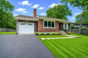 6 Rolling Woods Ln, Hampton Bays, NY 11946 - Photo 2