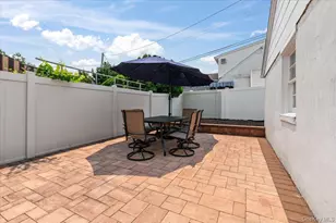 72 Pembrook Dr, Mineola, NY 11501 - Photo 32