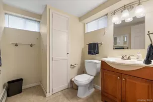 72 Pembrook Dr, Mineola, NY 11501 - Photo 30