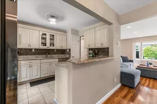 72 Pembrook Dr, Mineola, NY 11501 - Photo 14