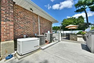 32 Lark Dr, Woodbury, NY 11797 - Photo 28