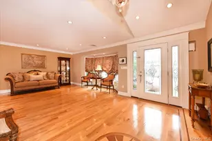 32 Lark Dr, Woodbury, NY 11797 - Photo 6